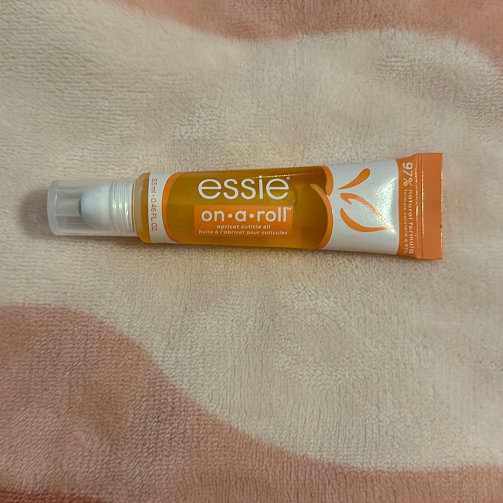 Essie On A Roll Apricot Cuticle Oil